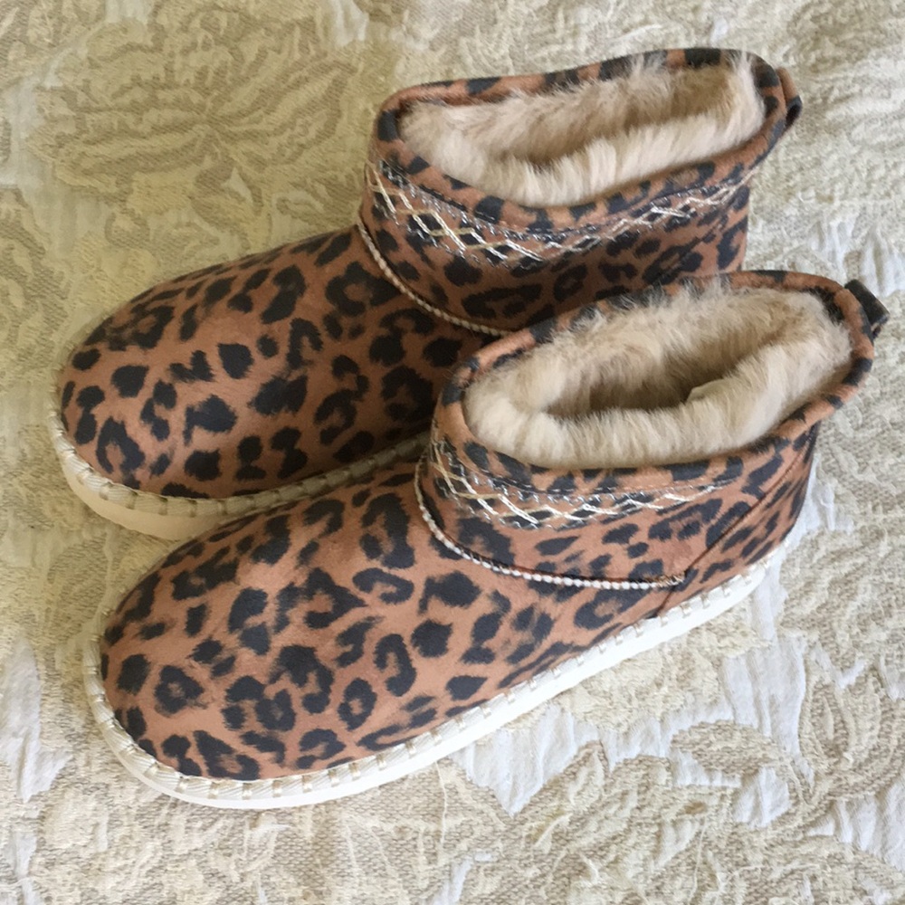 Aerie slippers